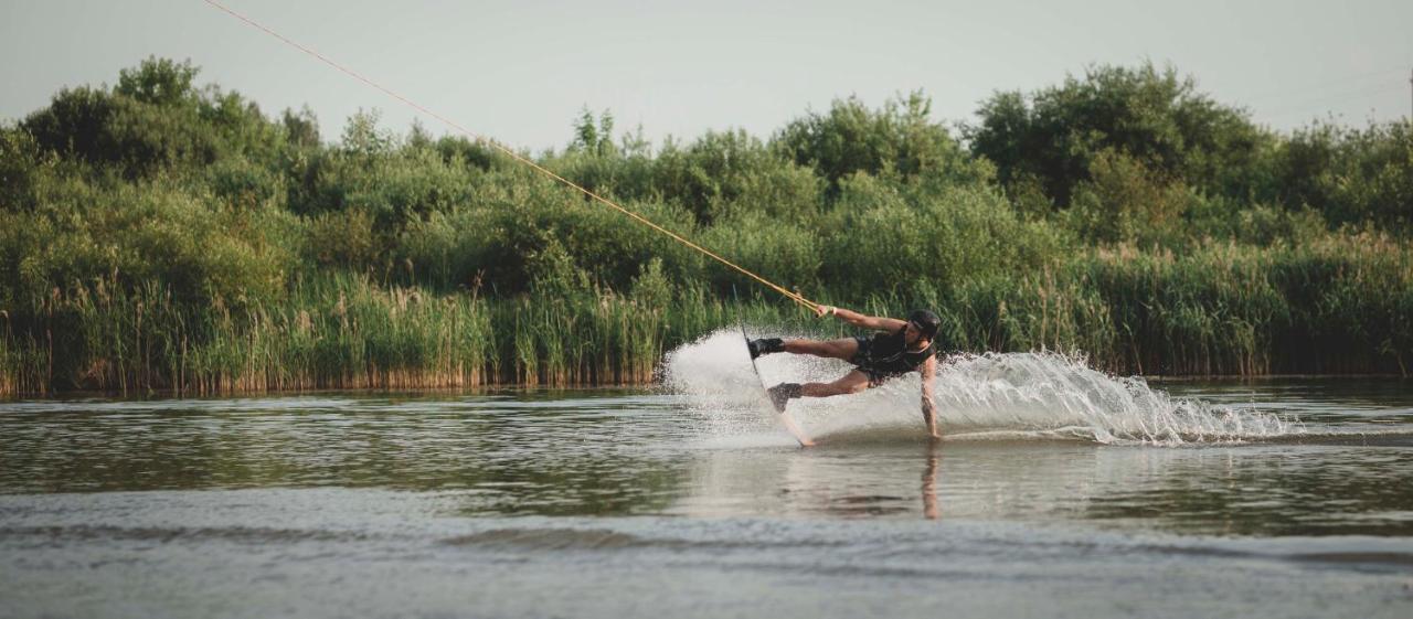 فيلا Wakepond Atostogu Slenis Anykščiai المظهر الخارجي الصورة
